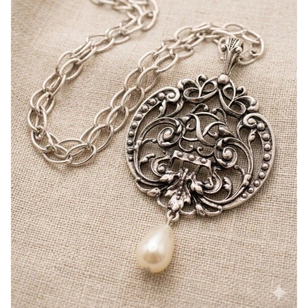 Vtg AVON Large Ornate Filigree Statement Necklace Pendant Chunky Chain Pearl